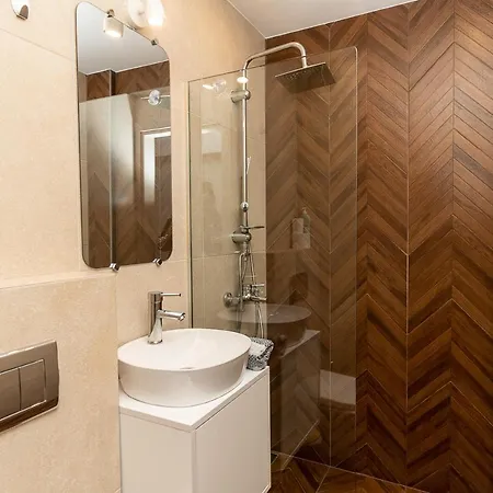 Valaoritou Luxury Apartment *
