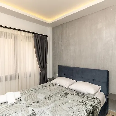 Valaoritou Luxury Apartment *